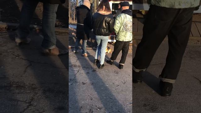 Мы идём на каток ⛸ смотреть онлайн