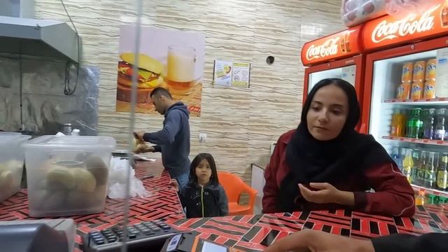 Travel favors and precious gifts: exchanging souvenirs with Jamal and Sogra's nephews: tribal life смотреть онлайн