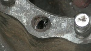 как высверлить шпильки ,и болты