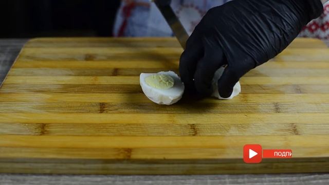 Салат с кальмаром и ананасами Слёзы Нептуна.