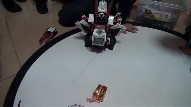 Первый открытый фестиваль детского творчества «Подарок Деду Морозу из лего» смотреть онлайн