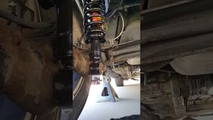 03 Toyota Matrix REAR strut/shock assembly replacement!