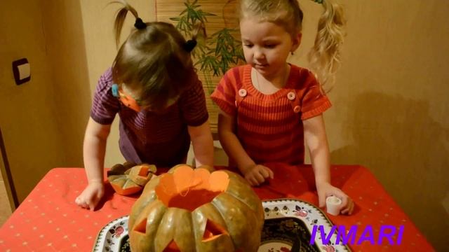Делаем тыкву на Halloween и находим сладости -Kinder Surprise смотреть онлайн