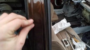 Снятие и установка хром молдингов Audi 80 b2