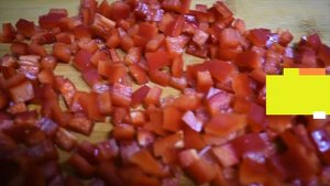 РЕЦЕПТ БЛЮДА/ГУЛЯШ ИЗ КУРИНОЙ ГОЛЕНИ В СМЕТАНЕ/КАК ПРИГОТОВИТЬ ВКУСНО КУРИНУЮ ГОЛЕНЬ В СОУСЕ/