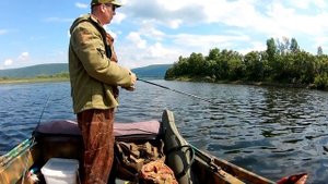 Рыбалка на реке Лена, открытие лодочного сезона.