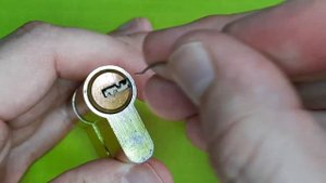 КАК ВЫТАЩИТЬ СЛОМАНЫЙ КЛЮЧ ИЗ ЗАМКА
