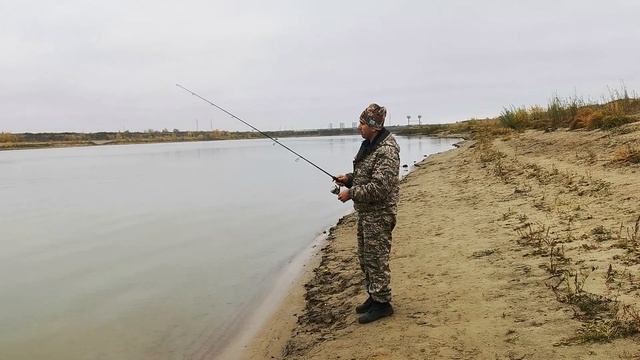Фидер на затоне. Простой рецепт отличной каши для рыбалки.