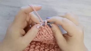 Шапка спицами женская красивым узором. Подробный мастер класс