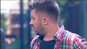 ot-i-i-deti-smesnie-prikoli-zima-2018-papan-ki-na-progulke-dizel-sou_(videomega.ru)