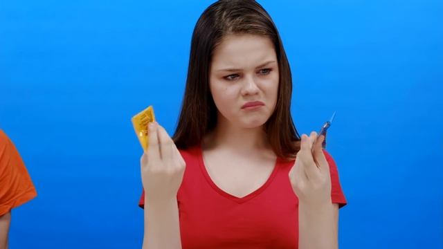 ГЕОМЕТРИЧЕСКИЙ ЧЕЛЛЕНДЖ С ЕДОЙ | Кто доест, выигрывает! Пробуем еду одной формы с DaRaDa Challenge! смотреть онлайн