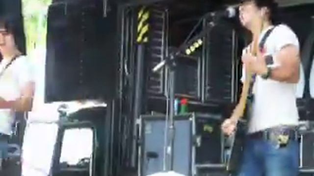 Armor For Sleep - "Awkward Last Words" (Warped Tour 06) смотреть онлайн