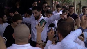 Жених танцует с мамой братья поддерживают 2022