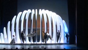 В первом русском — премьера