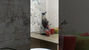 Обзор шнековой соковыжималки KITFORT 1106-2. Жмем сок из арбуза.