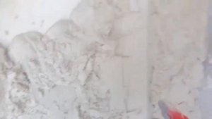 Нанесение толстого слоя извистково-песчаной или гипсовой штукатурки.