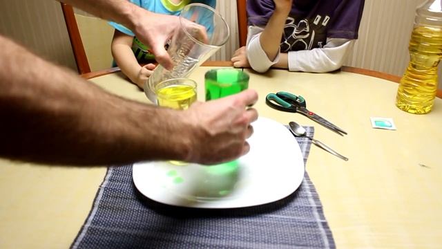 Опыты для детей. Лавовая лампа из масла, воды и шипучки. Делаем за 9 шагов