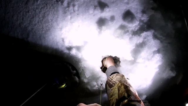 24 часа на зимней рыбалке. Ловлю налима и корюшку смотреть онлайн