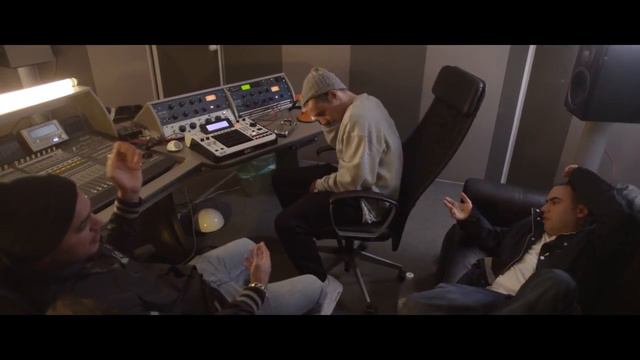 я бы это работой не назвал смотреть онлайн