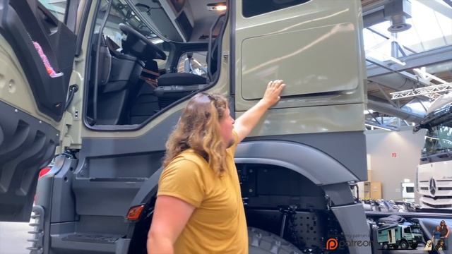 Incredible Truck Tour! Mercedes Benz Arocs 4x4 Präsentation LKW   ► | Daimler Trucks interior 2021