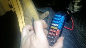 Ставлю на луаз флажковый блок предохранителей