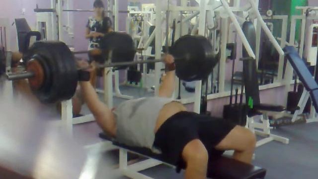 Наумов Александр, жим лежа с паузой 180х4 смотреть онлайн