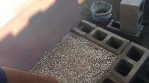 Заливаем пол вокруг уличного бассейна