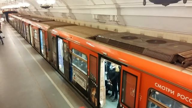 81-740/741.4 Русич Герои на все времена На станции Октябрьская смотреть онлайн