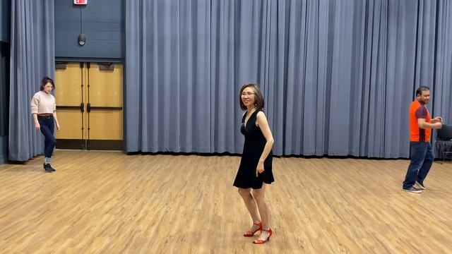 Bachata intermediate lesson: Tango Corte with pivot rotation turn, 1 of 2: How to lead. смотреть онлайн