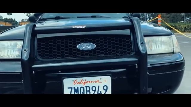 Ford Crown Victoria. Low смотреть онлайн