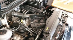 Volkswagen Touran 5T1 1.4L  Engine Air Filter Replacement