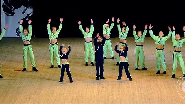 Прыгай - Dance Video Channel смотреть онлайн