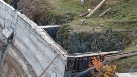 Плотина в Верхней Салде ремонтируется уже три года
