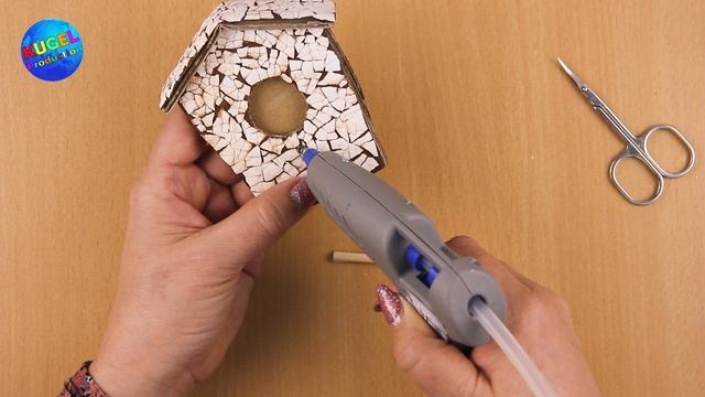 Скворечник своими руками. DIY. Оригинальный декор цветочного горшка из яичной скорлупы. смотреть онлайн