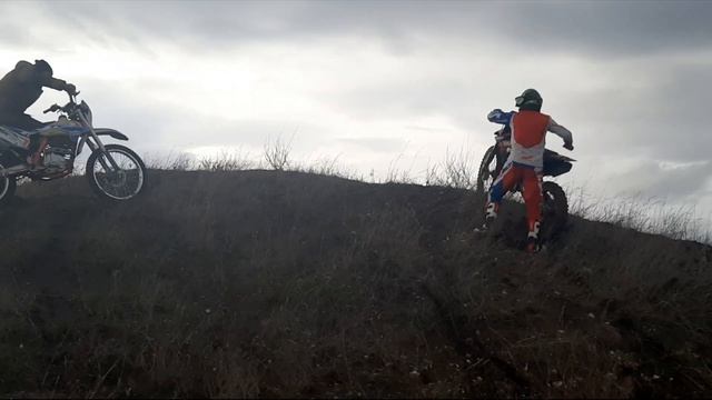 Эндуро/Тренируемся/Прыжки/Подъемы/Падения смотреть онлайн