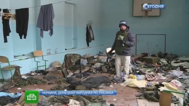 После бегства украинской армии находят оружейные склады и амуницию времен ВОВ 18 02 2015 смотреть онлайн