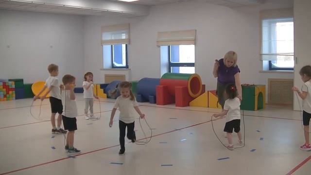 Мастер-класс инструктора по ФК Жирновой О.В. "Обучение прыжкам через короткую скаклку детей 3-7 лет смотреть онлайн
