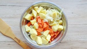 Рагу из овощей с баклажанами в духовке