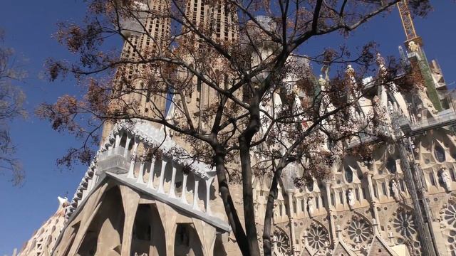 Испания, Барселона! Достопримечательности Барселоны: Саграда дэ Фамилиа! Выбираем сувениры смотреть онлайн