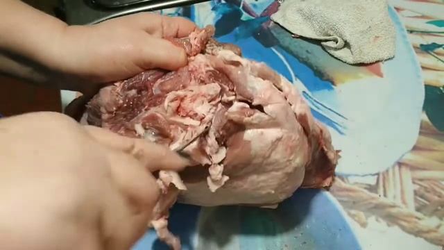 Как разделать свиную лопатку