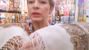 Сравнение. Павловопосадские платки в Минске. Светлана