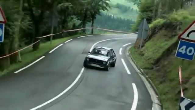 292Hp Very sideways RWD Ford Escort Mk2 // Old School Hillclimb Monster смотреть онлайн