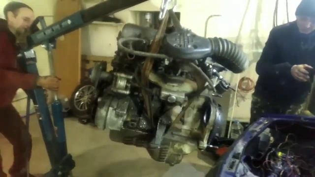 Москвич 2141 замена двигателя..mp4