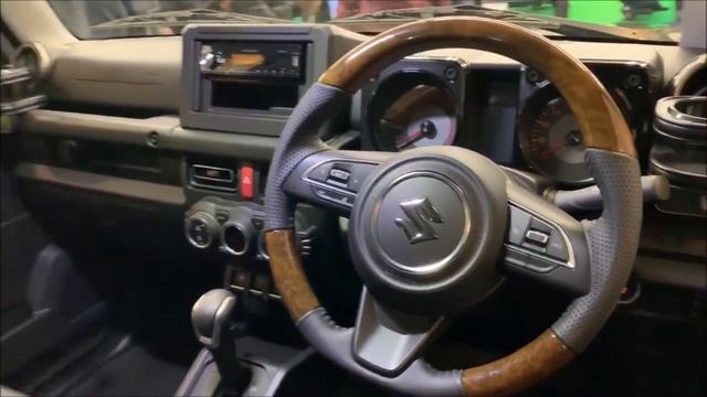 【大阪オートメッセ 2019】スズキ ジムニー シエラ（SUZUKI Jimny SIERRA）PISTON シエラ Type ベーシックの紹介（3BA-JB74W） смотреть онлайн