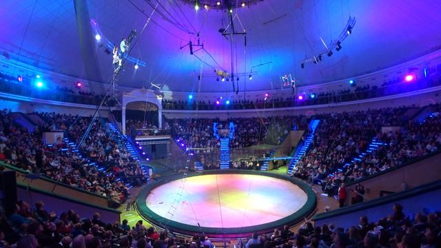 воздушный полет ''Мстители'' 2-ой Минский Фестиваль выпуск.работа смотреть онлайн