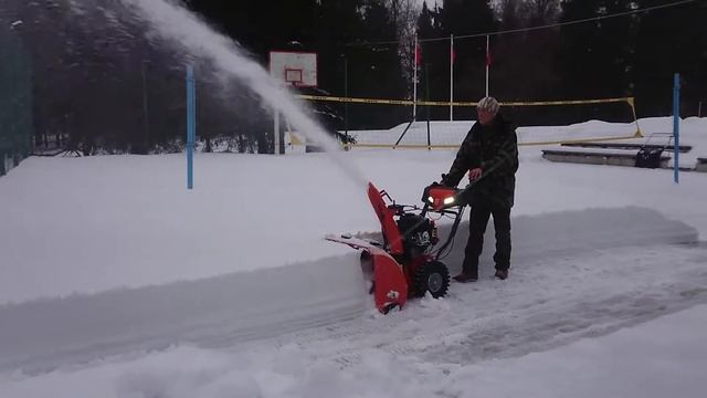 Снегоуборщик Husqvarna ST227P смотреть онлайн