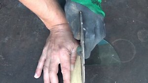 Стеклорез не нужен.