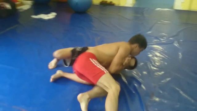 Влад и Сергей Короленков наш тренер по грепплингу смотреть онлайн