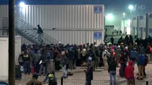 Во французском Кале начали расселять крупнейший нелегальный лагерь мигрантов