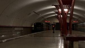Станция «Алма-Атинская» Замоскворецкой линии метро. Электропоезда 81-714.5/717.5 «Номерной»